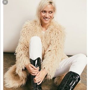 Free People Women's Size Large Faux Fur Creme Lined Super Soft Shaggy Coat